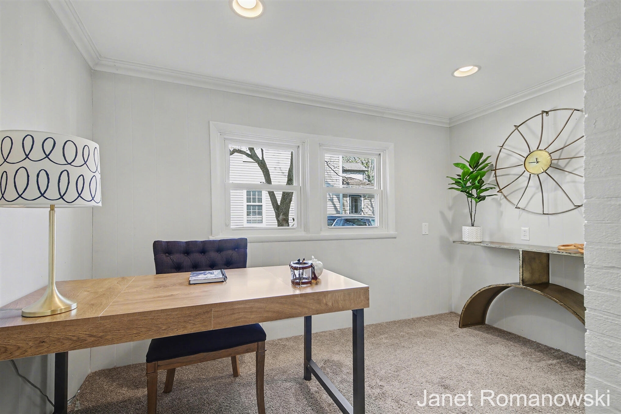 2126 Englewood Drive, Grand Rapids, MI, 49506-4512