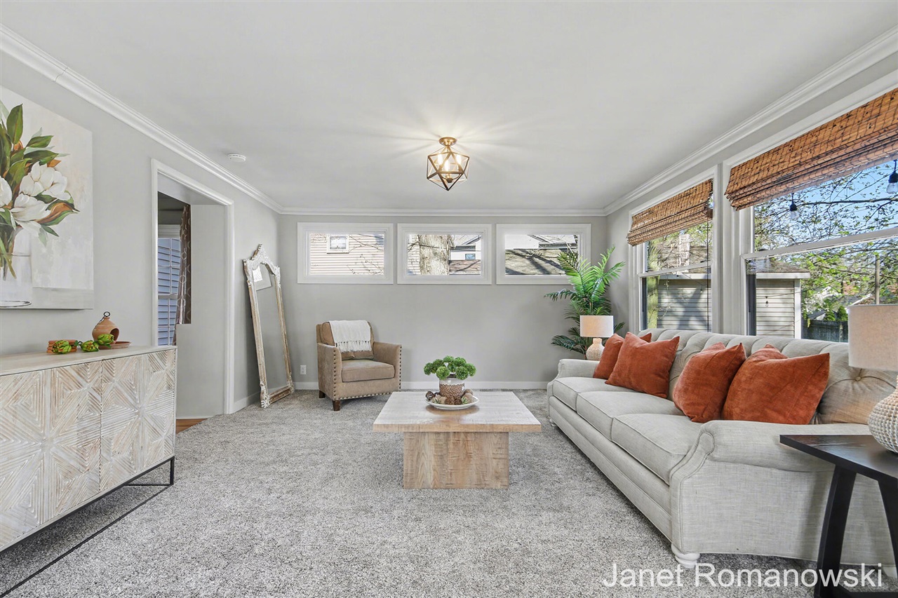 2126 Englewood Drive, Grand Rapids, MI, 49506-4512