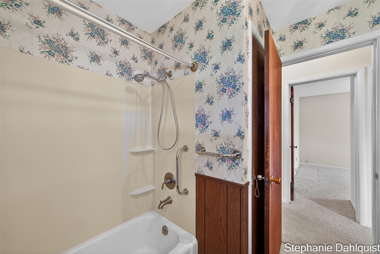 1415 Woodhaven Street, Muskegon, MI, 49445-2559