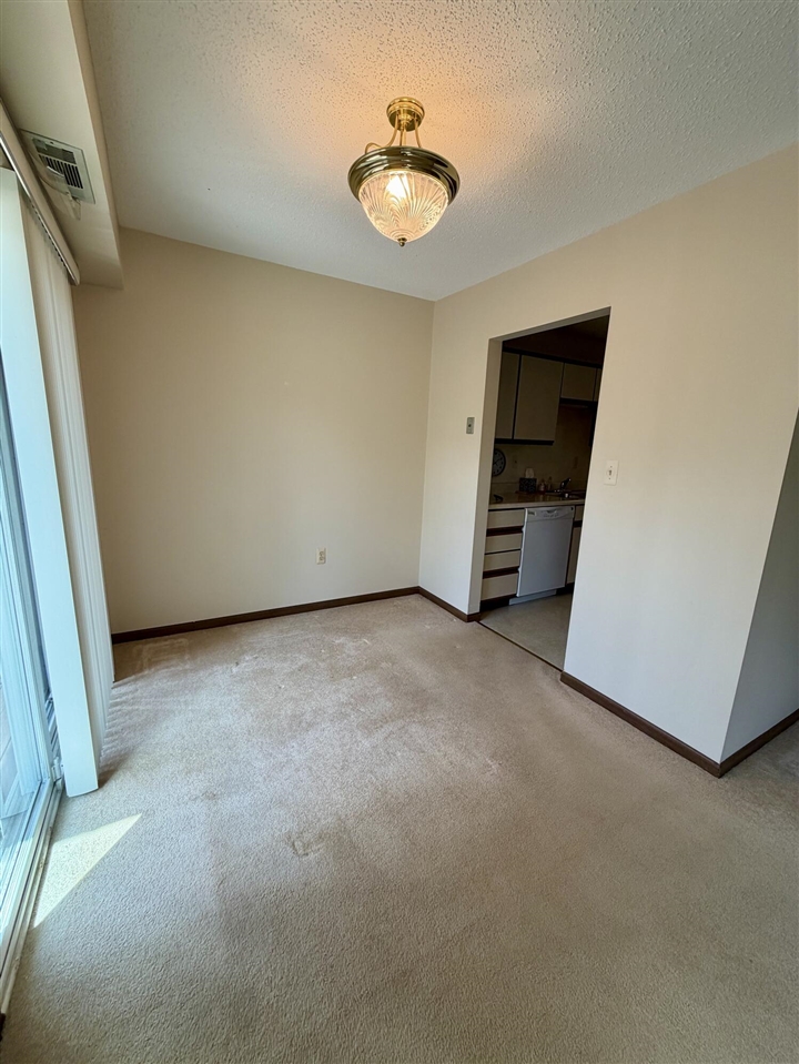 682 W Middle Street UNIT&nbsp;UNIT&nbsp;#4, Chelsea, MI, 48118-1318