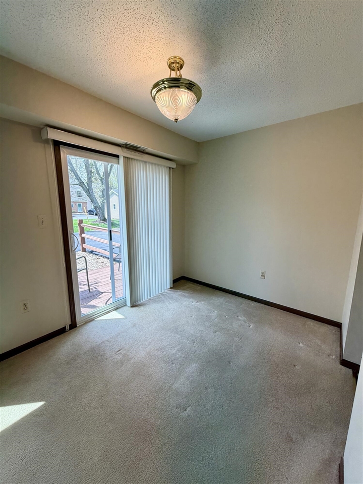 682 W Middle Street UNIT&nbsp;UNIT&nbsp;#4, Chelsea, MI, 48118-1318