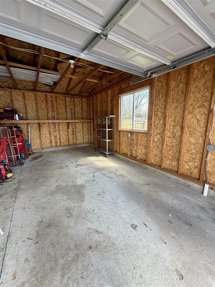 682 W Middle Street UNIT&nbsp;UNIT&nbsp;#4, Chelsea, MI, 48118-1318