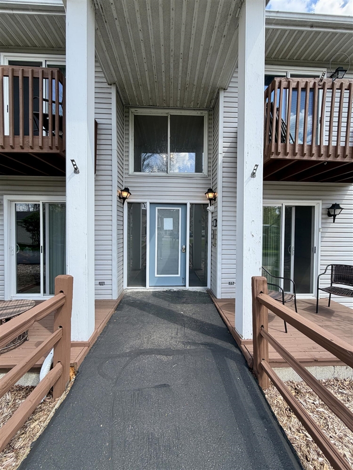 682 W Middle Street UNIT&nbsp;UNIT&nbsp;#4, Chelsea, MI, 48118-1318