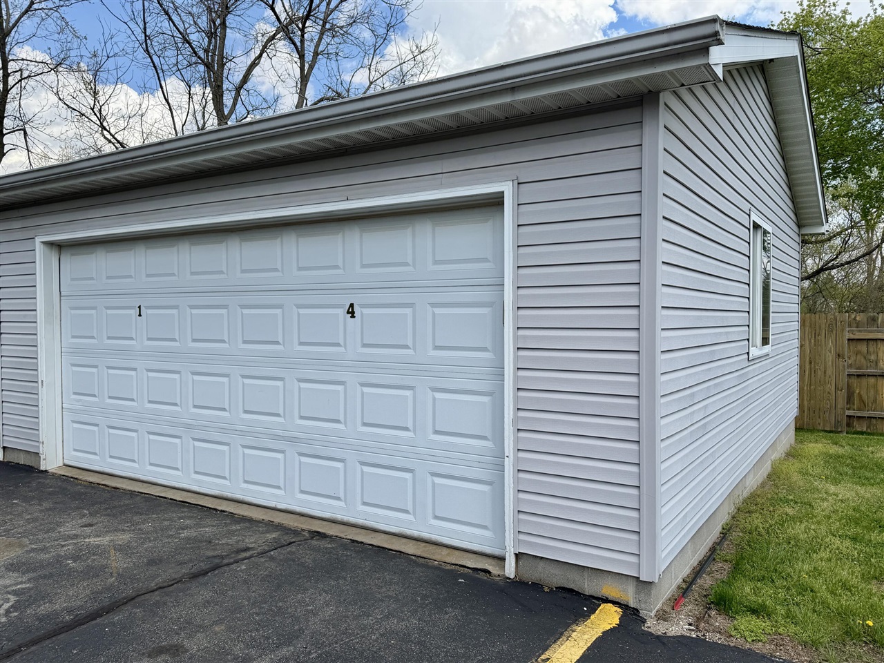 682 W Middle Street UNIT&nbsp;UNIT&nbsp;#4, Chelsea, MI, 48118-1318