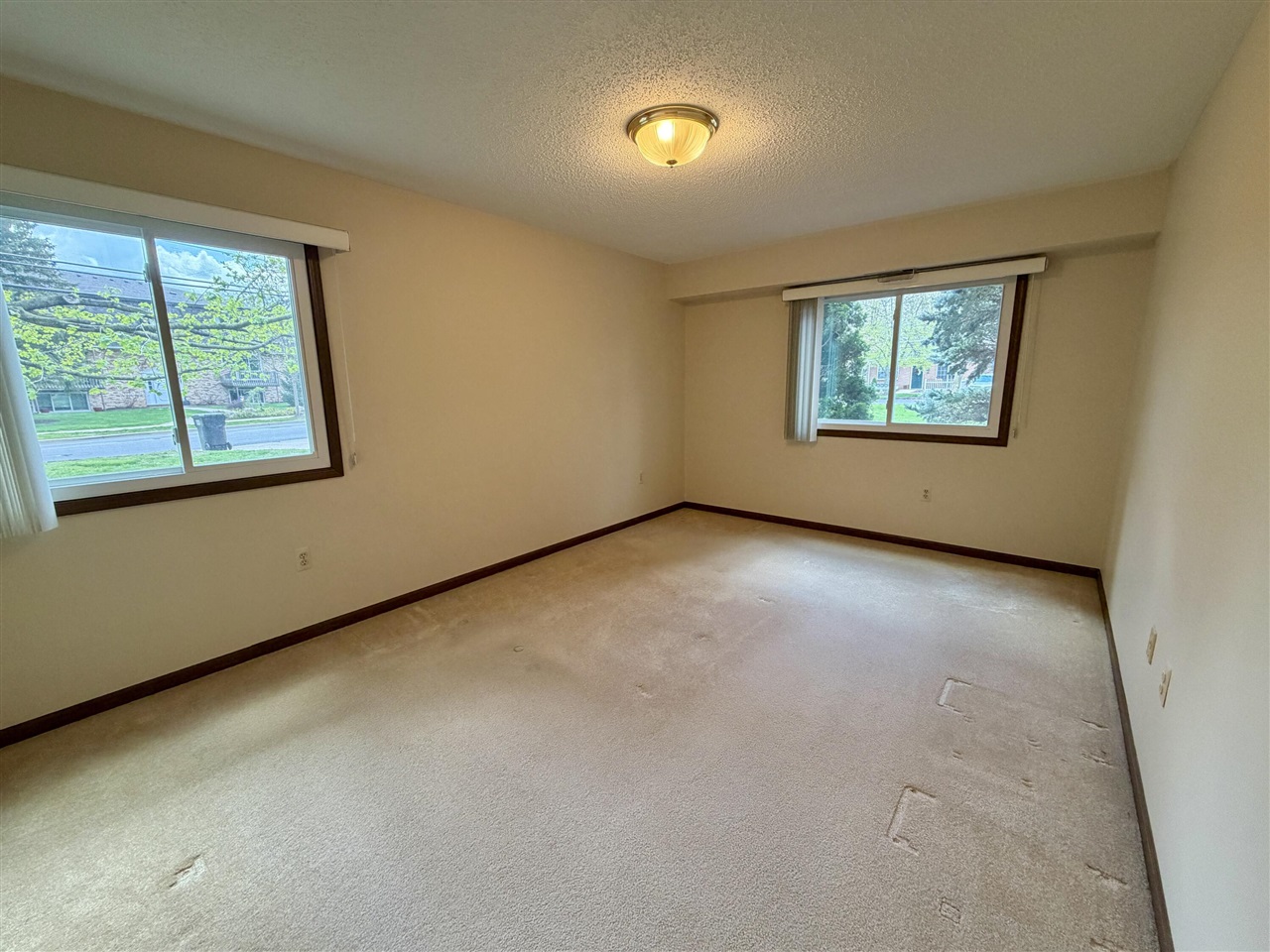 682 W Middle Street UNIT&nbsp;UNIT&nbsp;#4, Chelsea, MI, 48118-1318