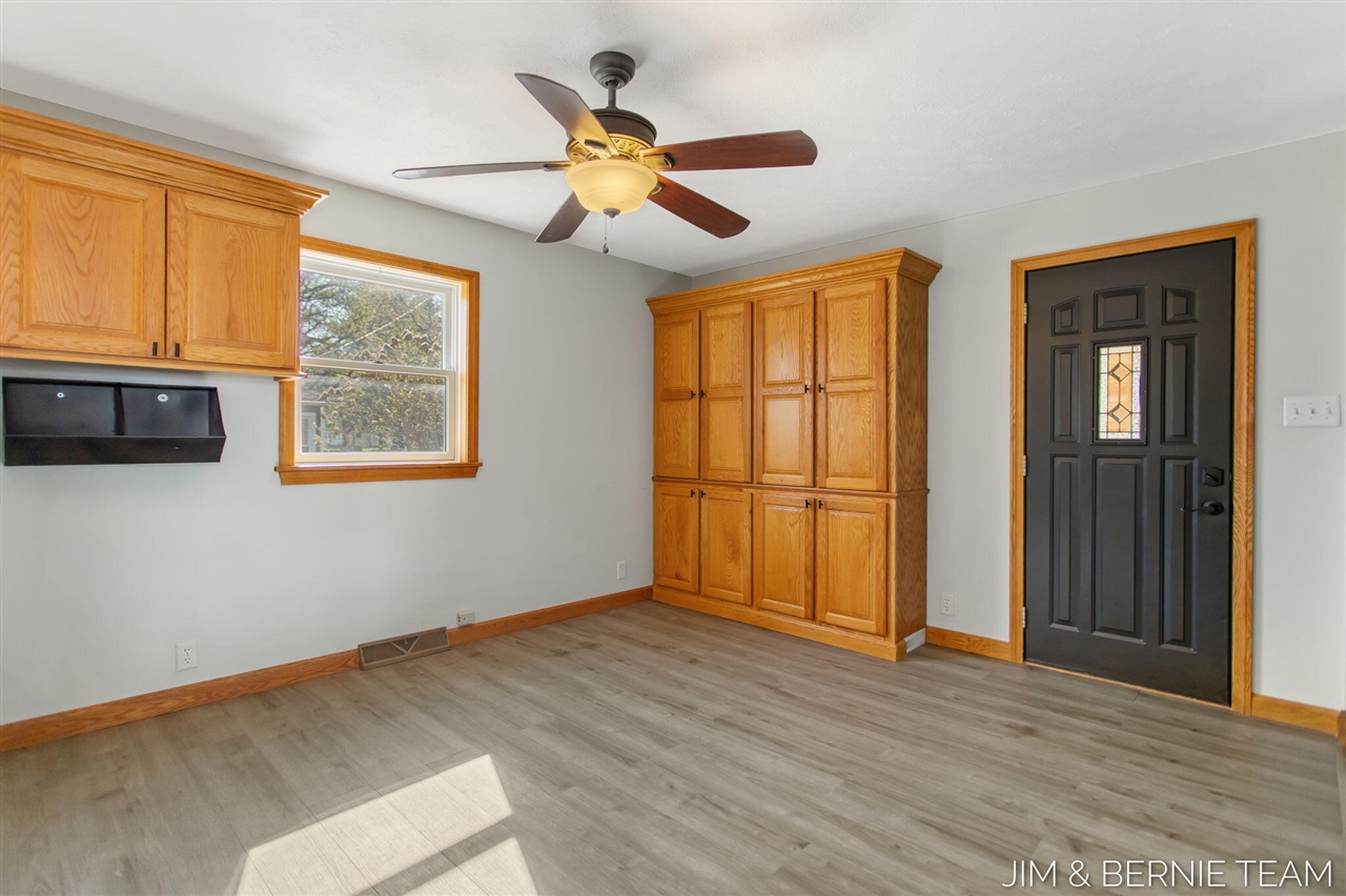 511 W Clinton Street, Hastings, MI, 49058-2127