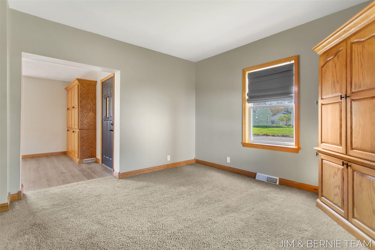 511 W Clinton Street, Hastings, MI, 49058-2127