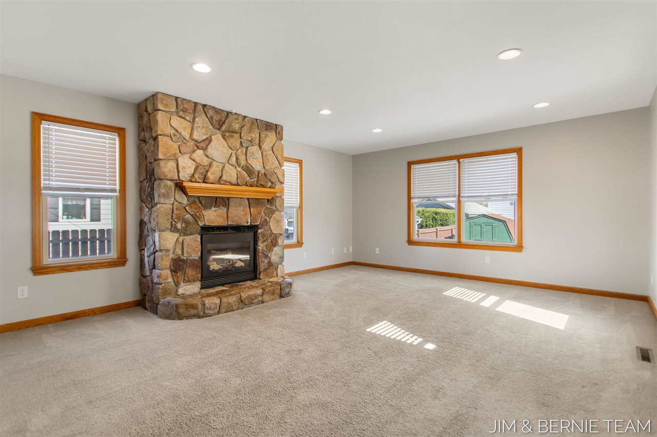 511 W Clinton Street, Hastings, MI, 49058-2127