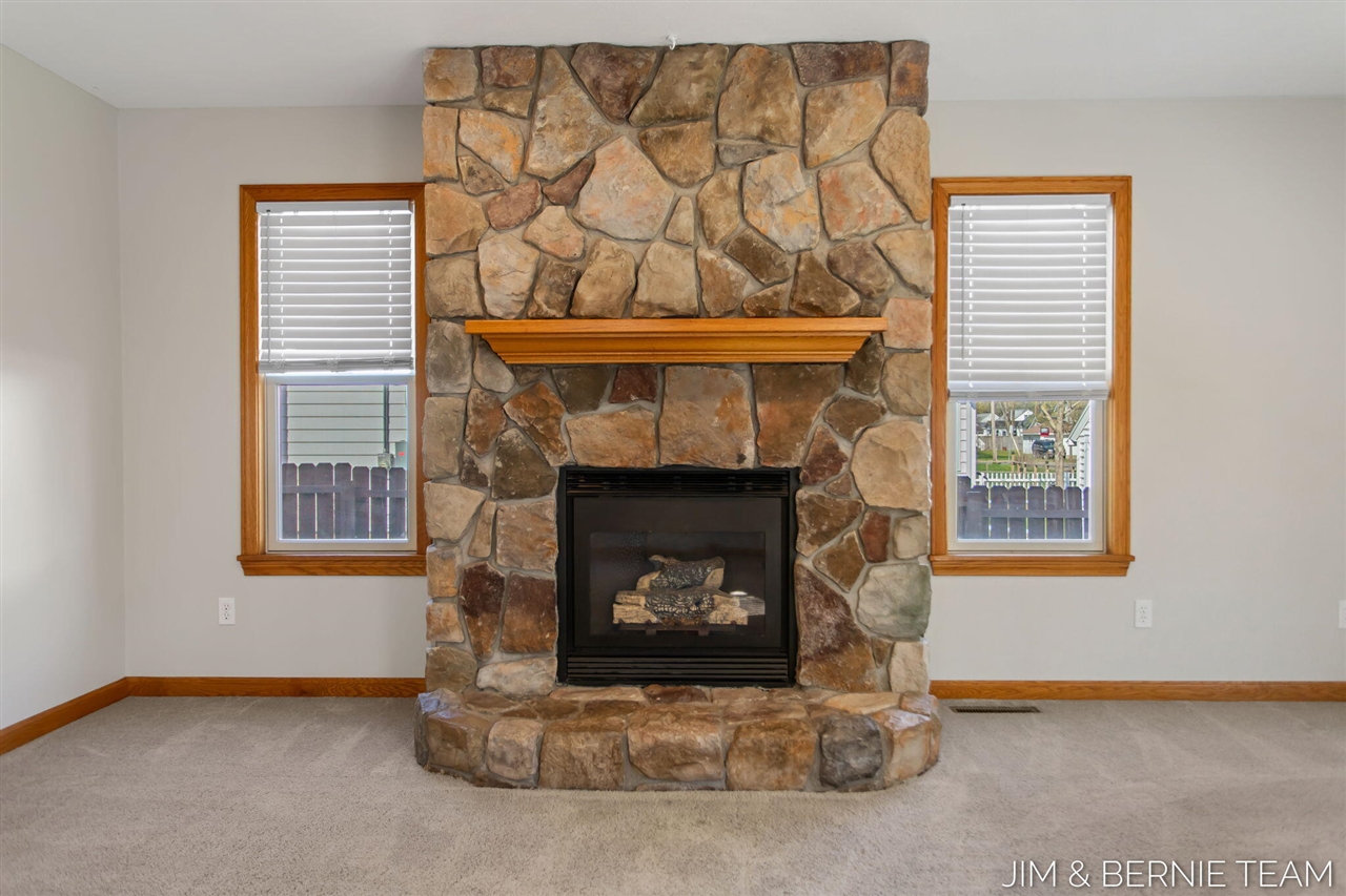 511 W Clinton Street, Hastings, MI, 49058-2127