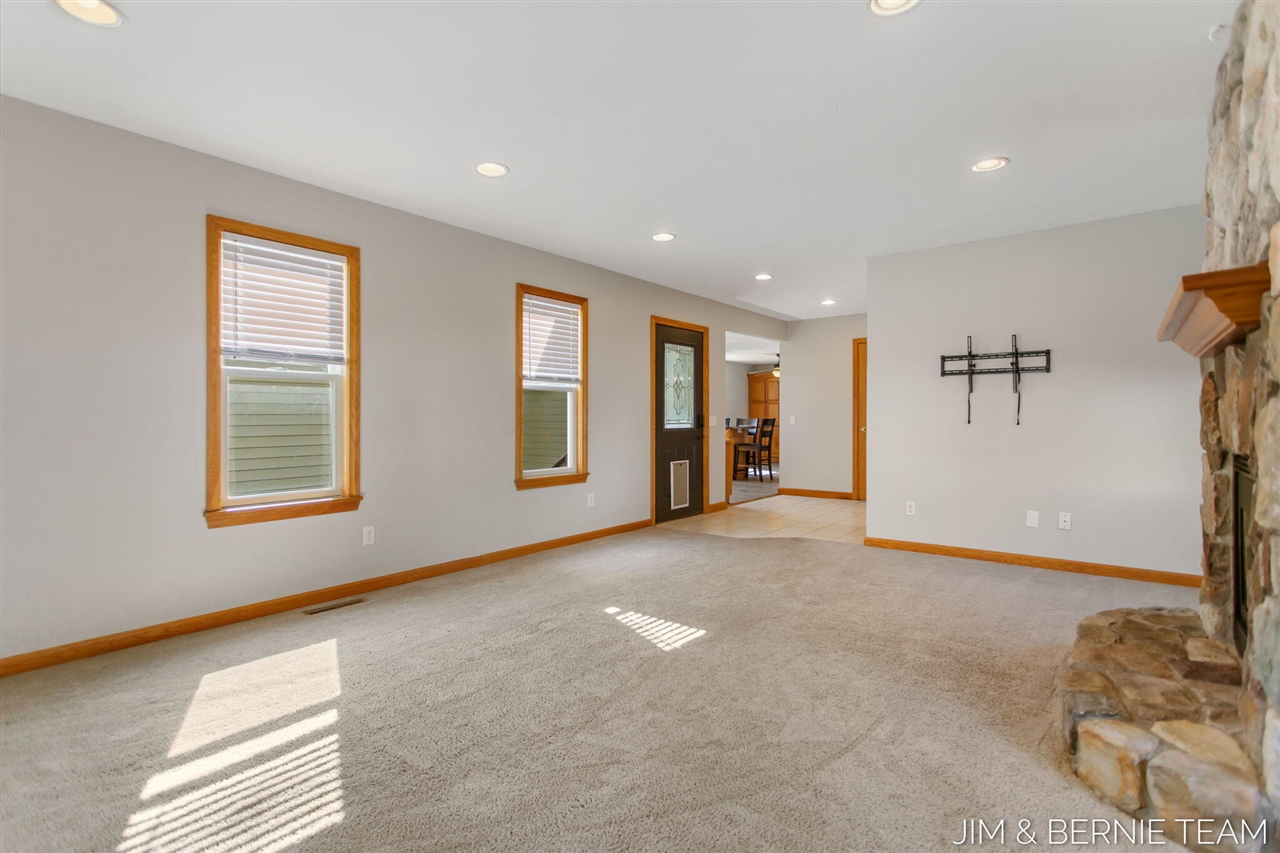 511 W Clinton Street, Hastings, MI, 49058-2127