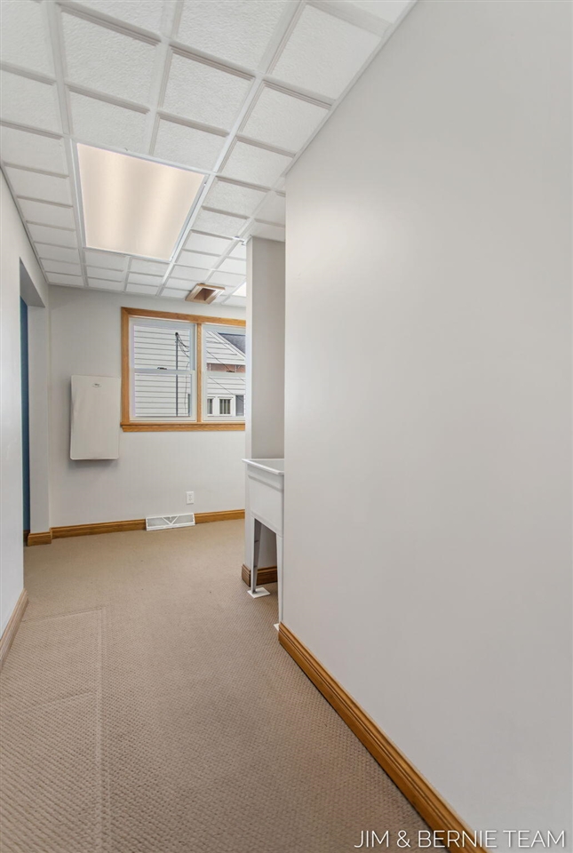 511 W Clinton Street, Hastings, MI, 49058-2127