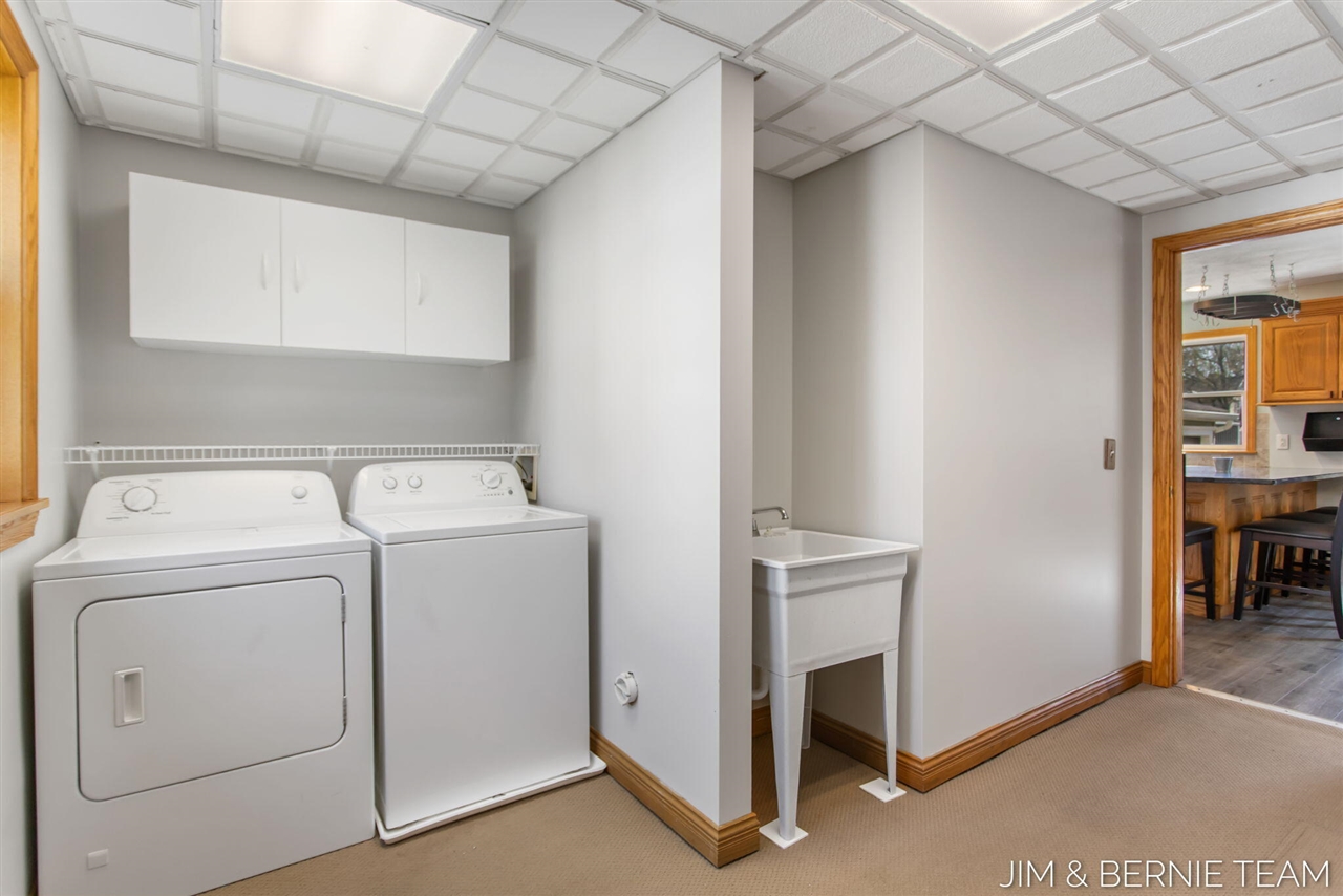 511 W Clinton Street, Hastings, MI, 49058-2127