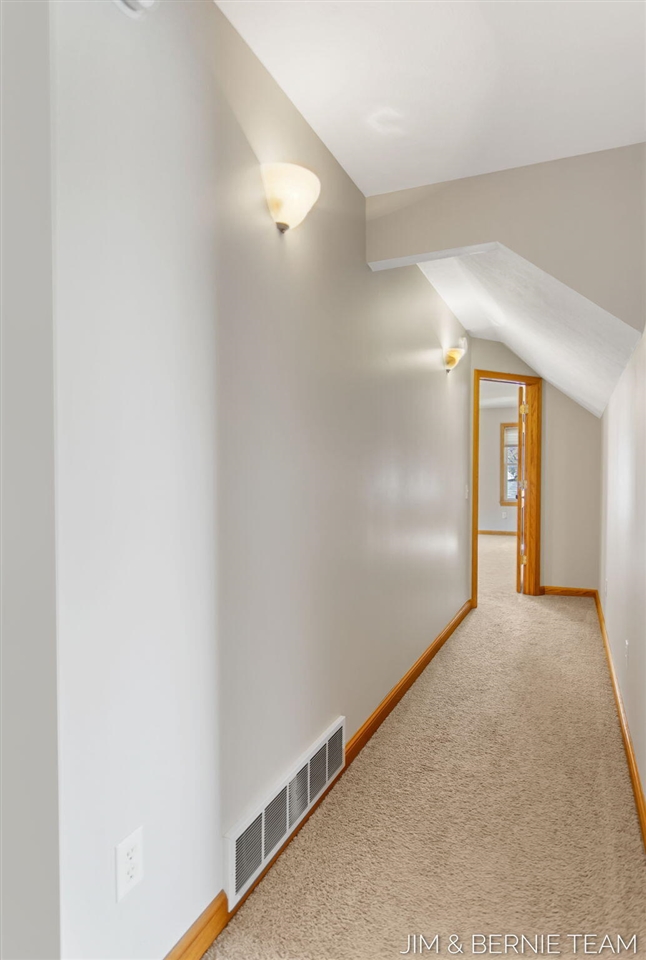 511 W Clinton Street, Hastings, MI, 49058-2127