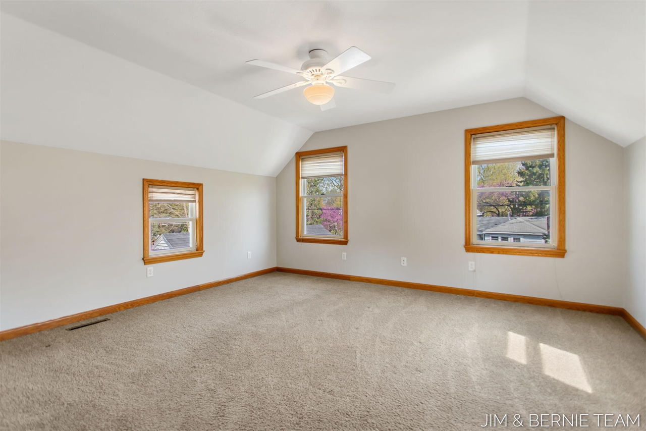 511 W Clinton Street, Hastings, MI, 49058-2127