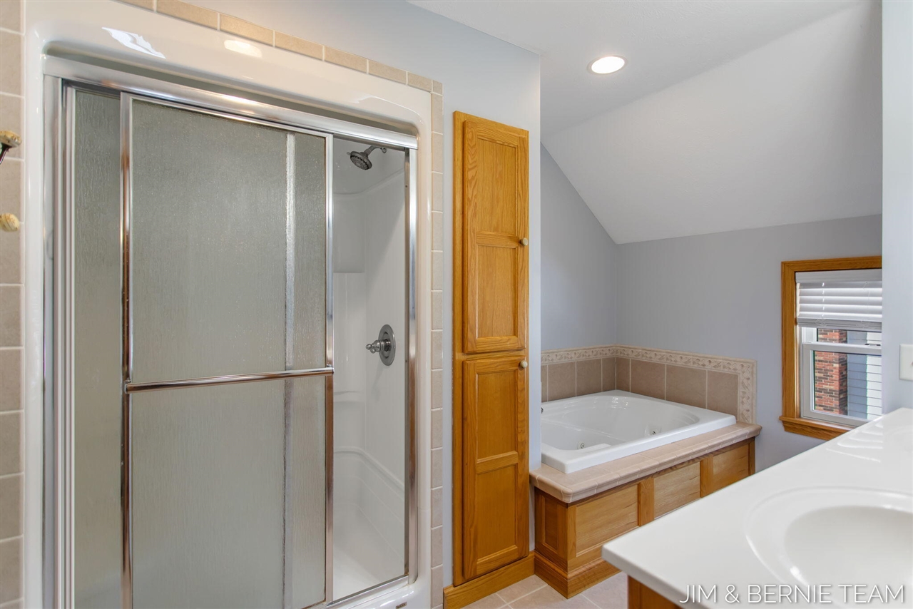 511 W Clinton Street, Hastings, MI, 49058-2127