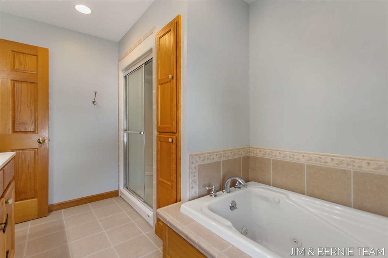511 W Clinton Street, Hastings, MI, 49058-2127