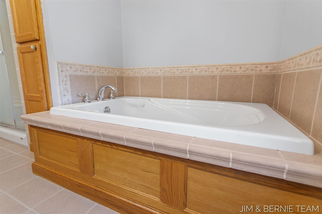 511 W Clinton Street, Hastings, MI, 49058-2127