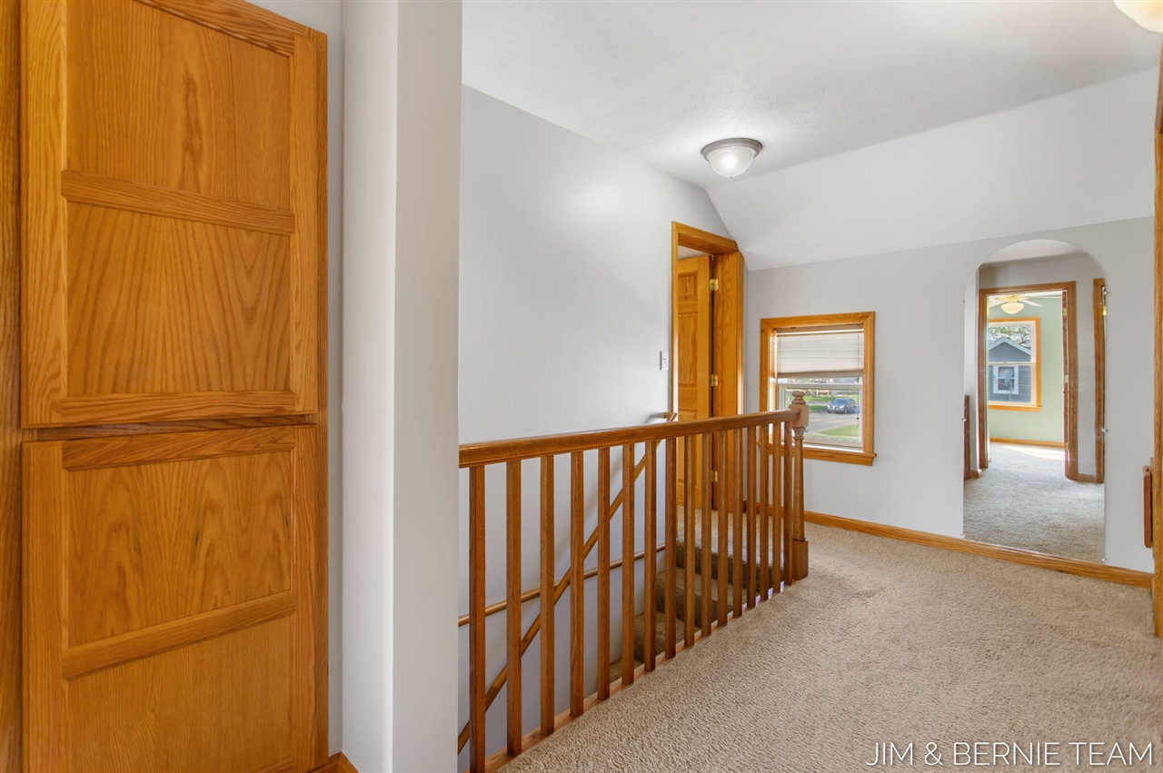511 W Clinton Street, Hastings, MI, 49058-2127