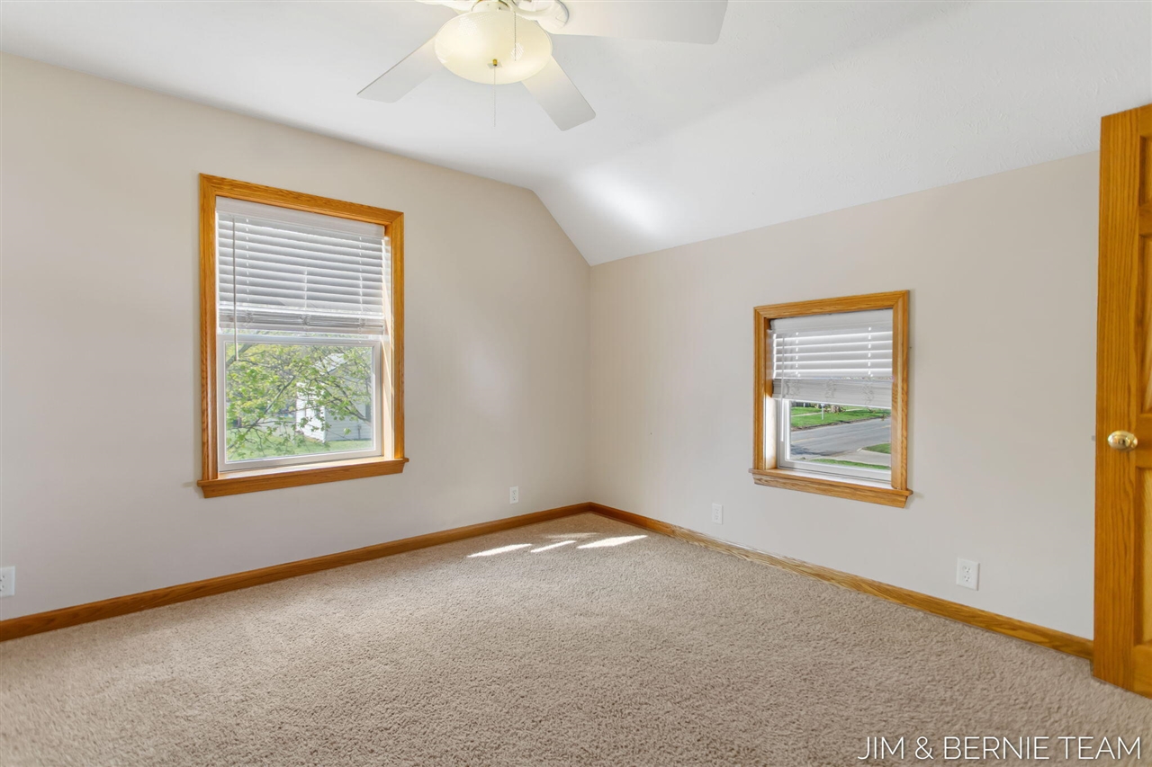 511 W Clinton Street, Hastings, MI, 49058-2127