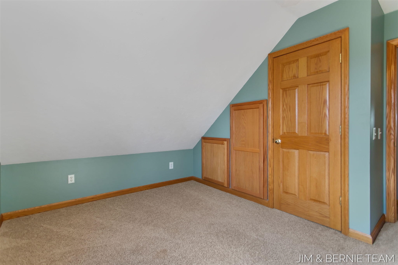 511 W Clinton Street, Hastings, MI, 49058-2127
