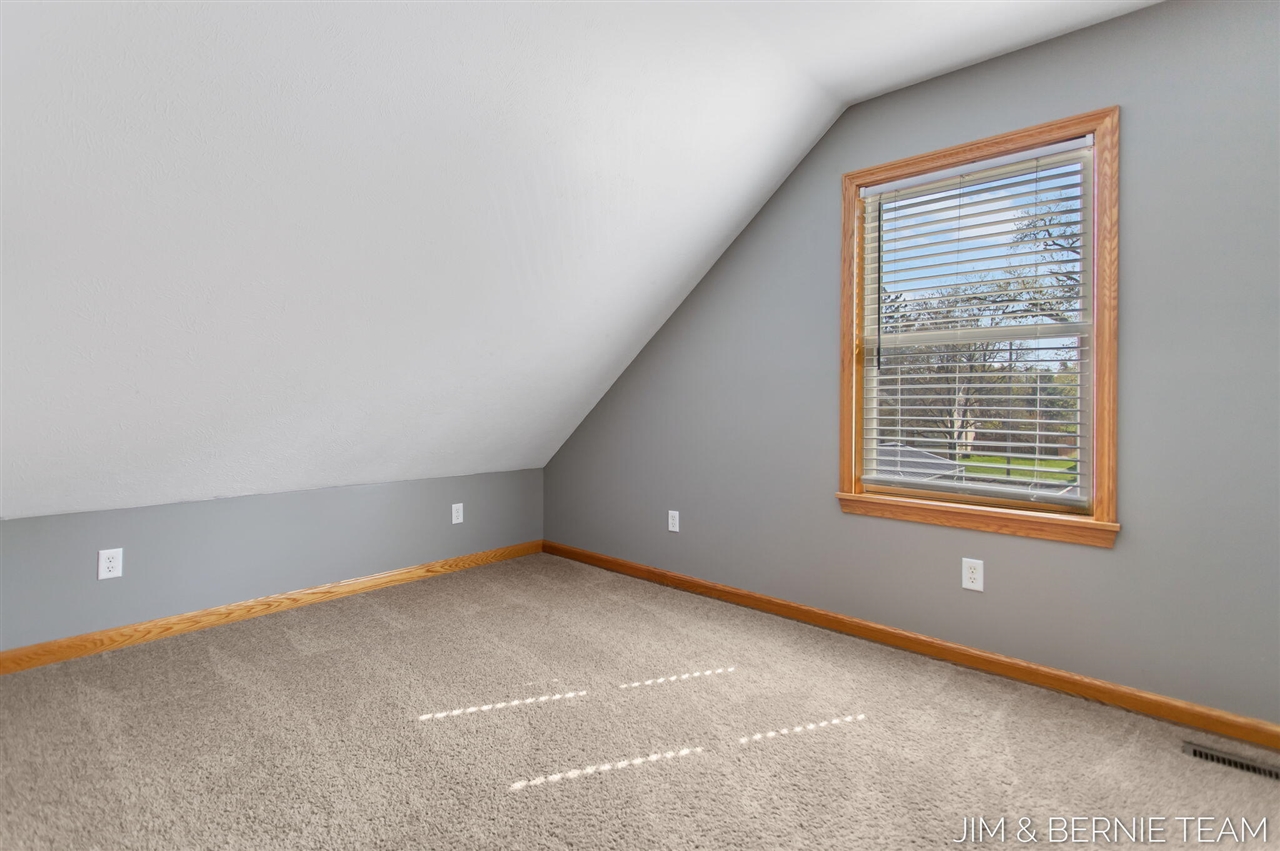 511 W Clinton Street, Hastings, MI, 49058-2127