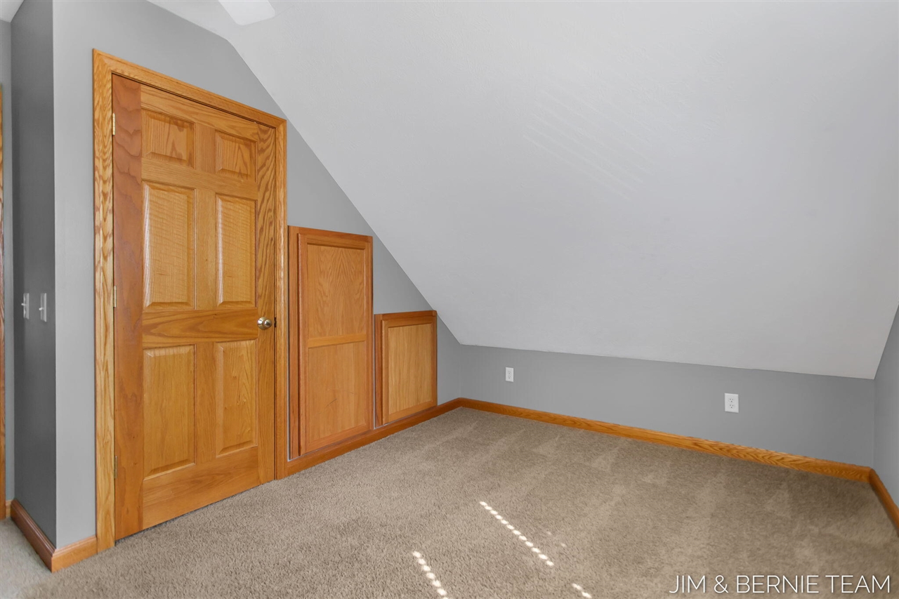 511 W Clinton Street, Hastings, MI, 49058-2127