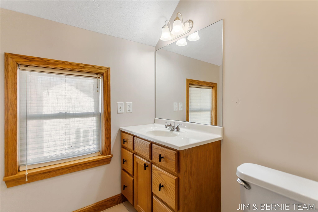 511 W Clinton Street, Hastings, MI, 49058-2127