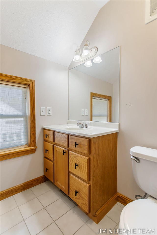 511 W Clinton Street, Hastings, MI, 49058-2127