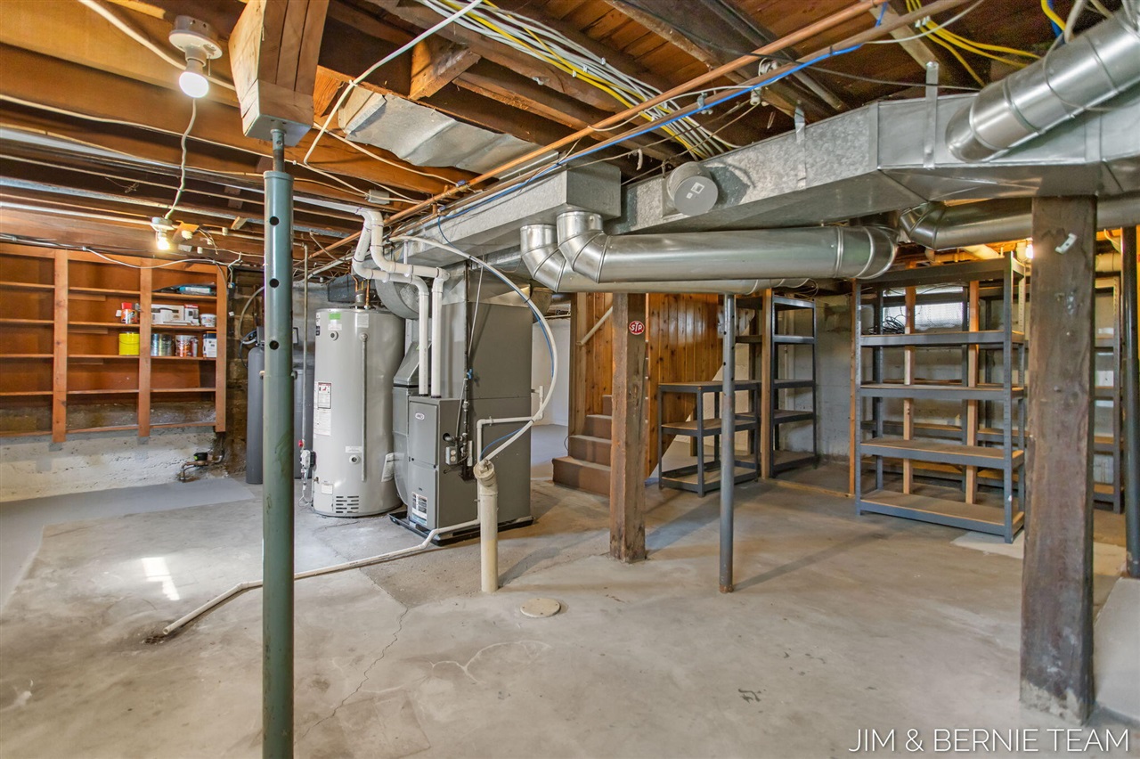 511 W Clinton Street, Hastings, MI, 49058-2127