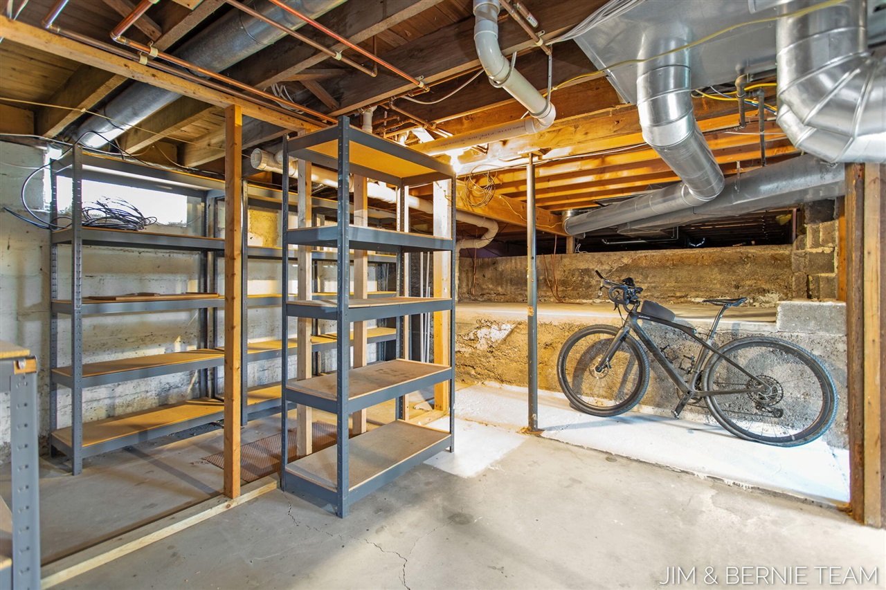 511 W Clinton Street, Hastings, MI, 49058-2127