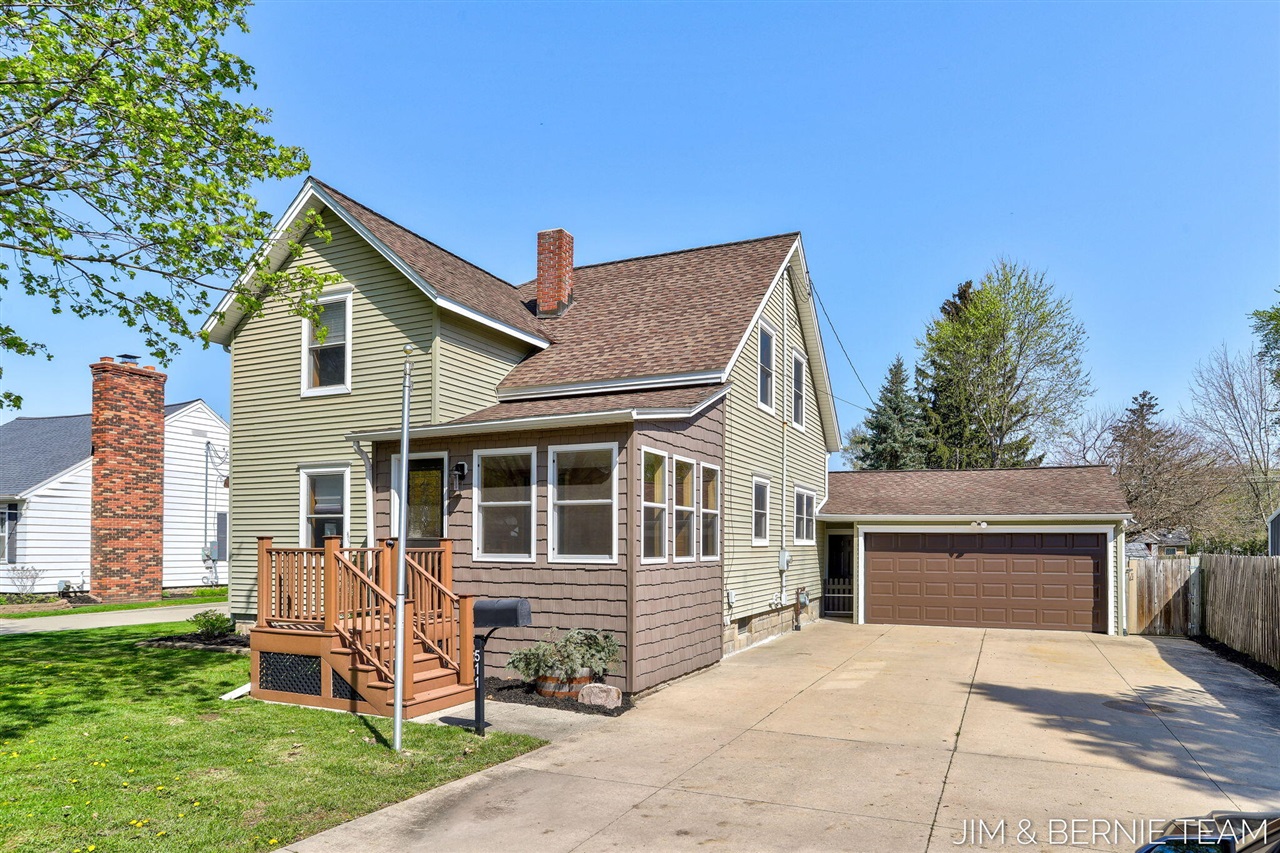 511 W Clinton Street, Hastings, MI, 49058-2127