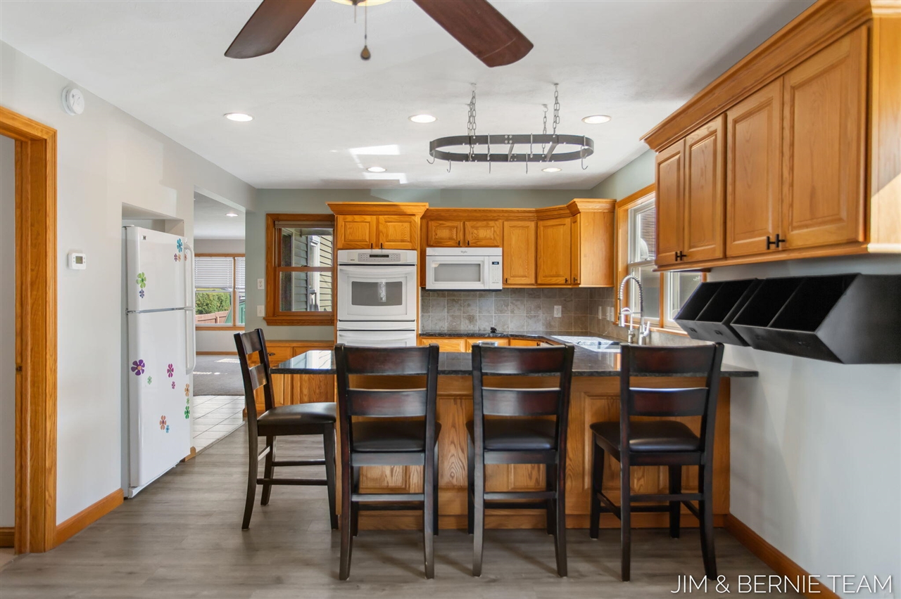 511 W Clinton Street, Hastings, MI, 49058-2127