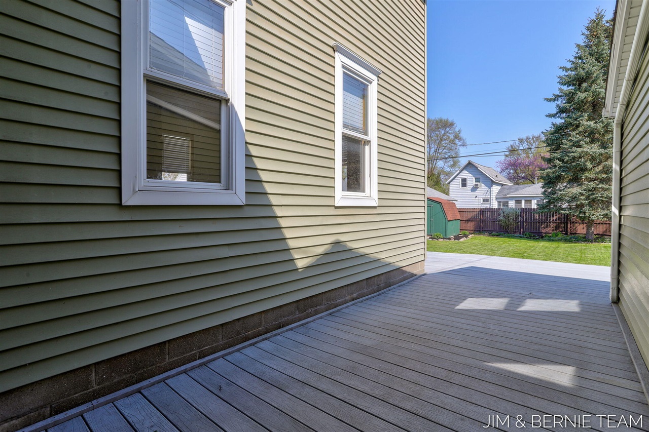 511 W Clinton Street, Hastings, MI, 49058-2127