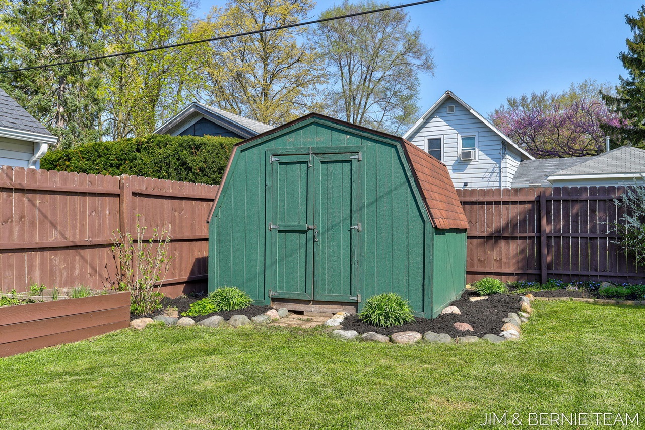 511 W Clinton Street, Hastings, MI, 49058-2127