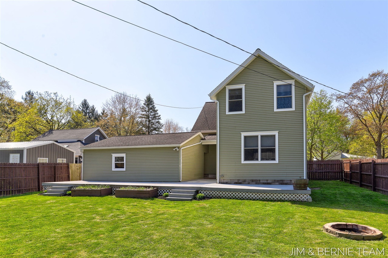 511 W Clinton Street, Hastings, MI, 49058-2127