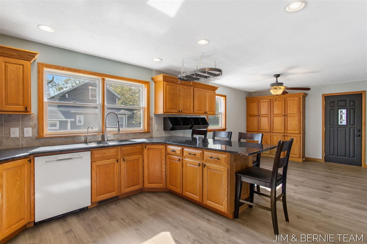 511 W Clinton Street, Hastings, MI, 49058-2127