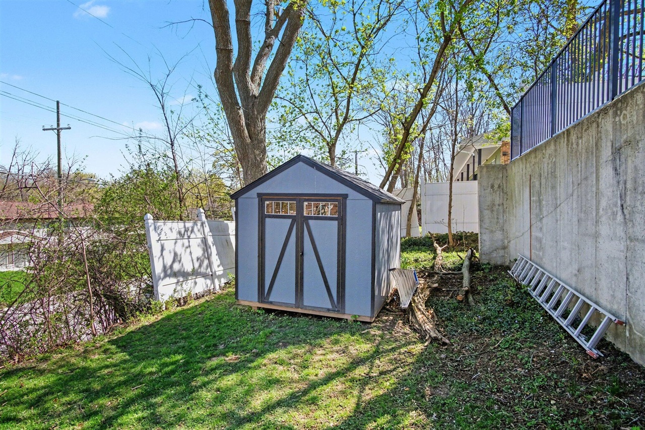 956 College Avenue, Grand Rapids, MI, 49503-1774