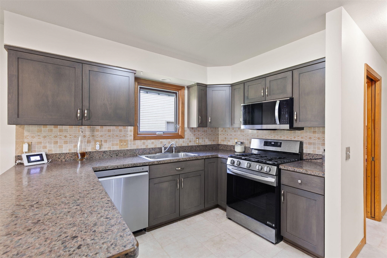 841 Scarlet Oak Drive, Monroe, MI, 48162-3482