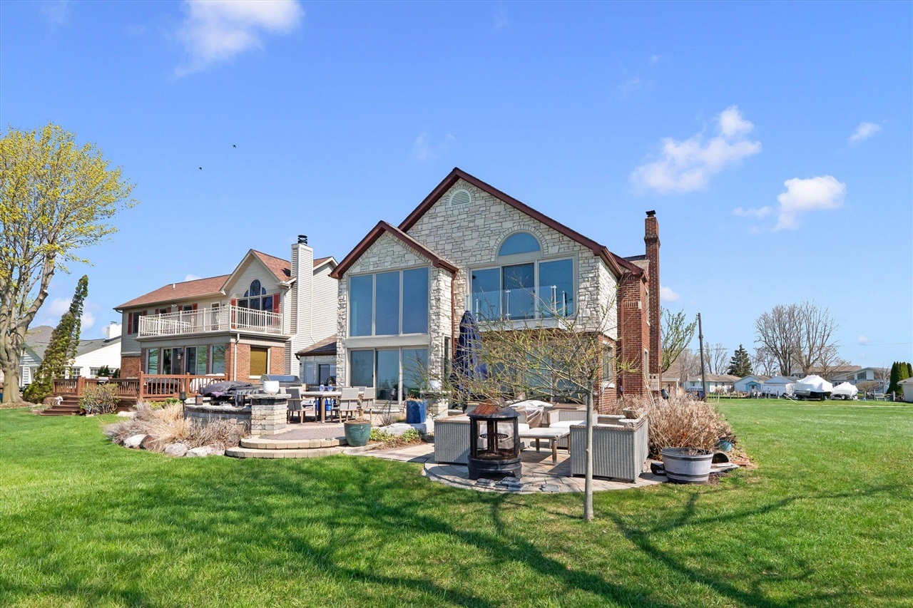 8115 Colony Drive, Update, MI, 48001-4118