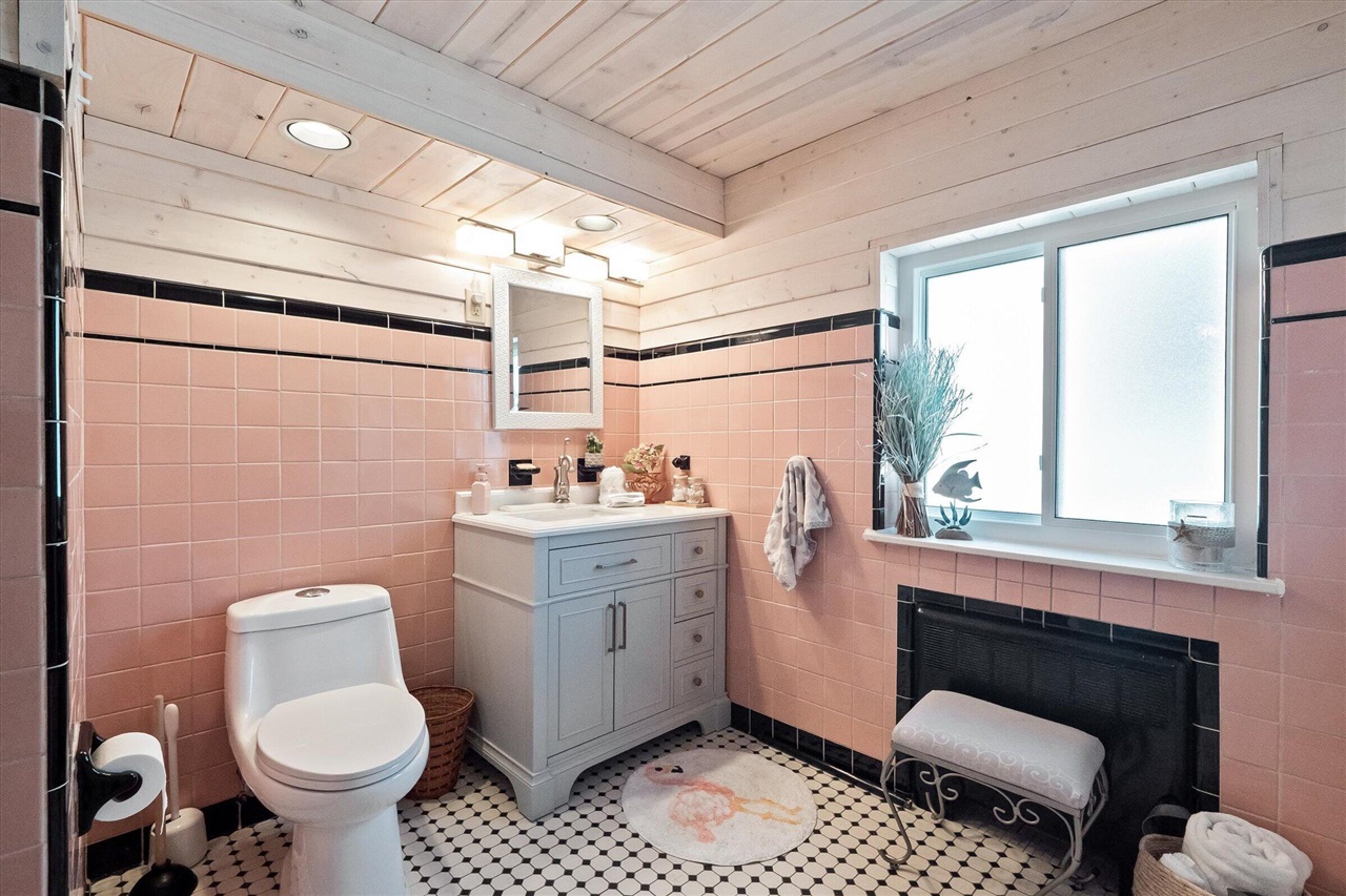 8115 Colony Drive, Update, MI, 48001-4118