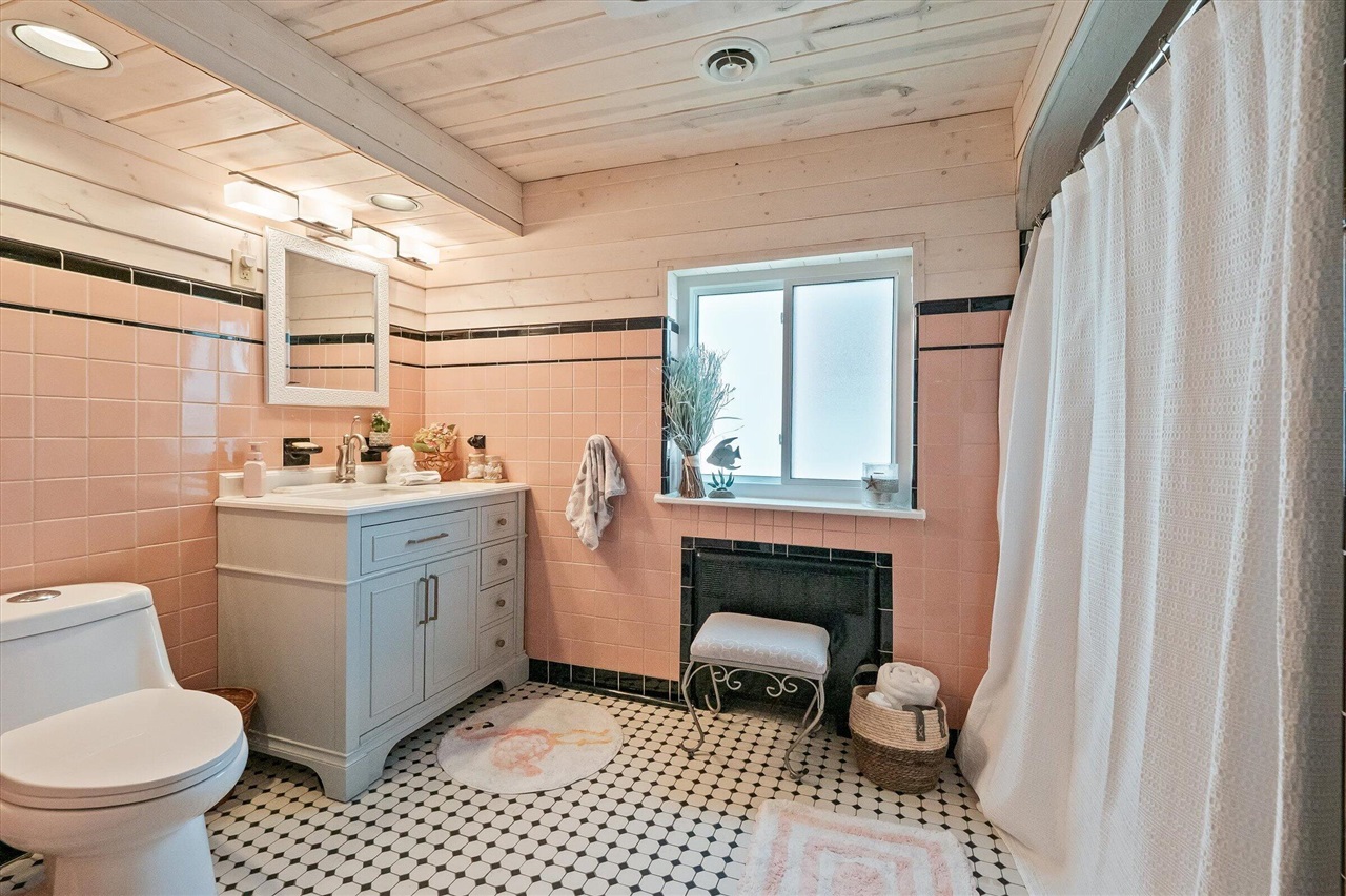 8115 Colony Drive, Update, MI, 48001-4118