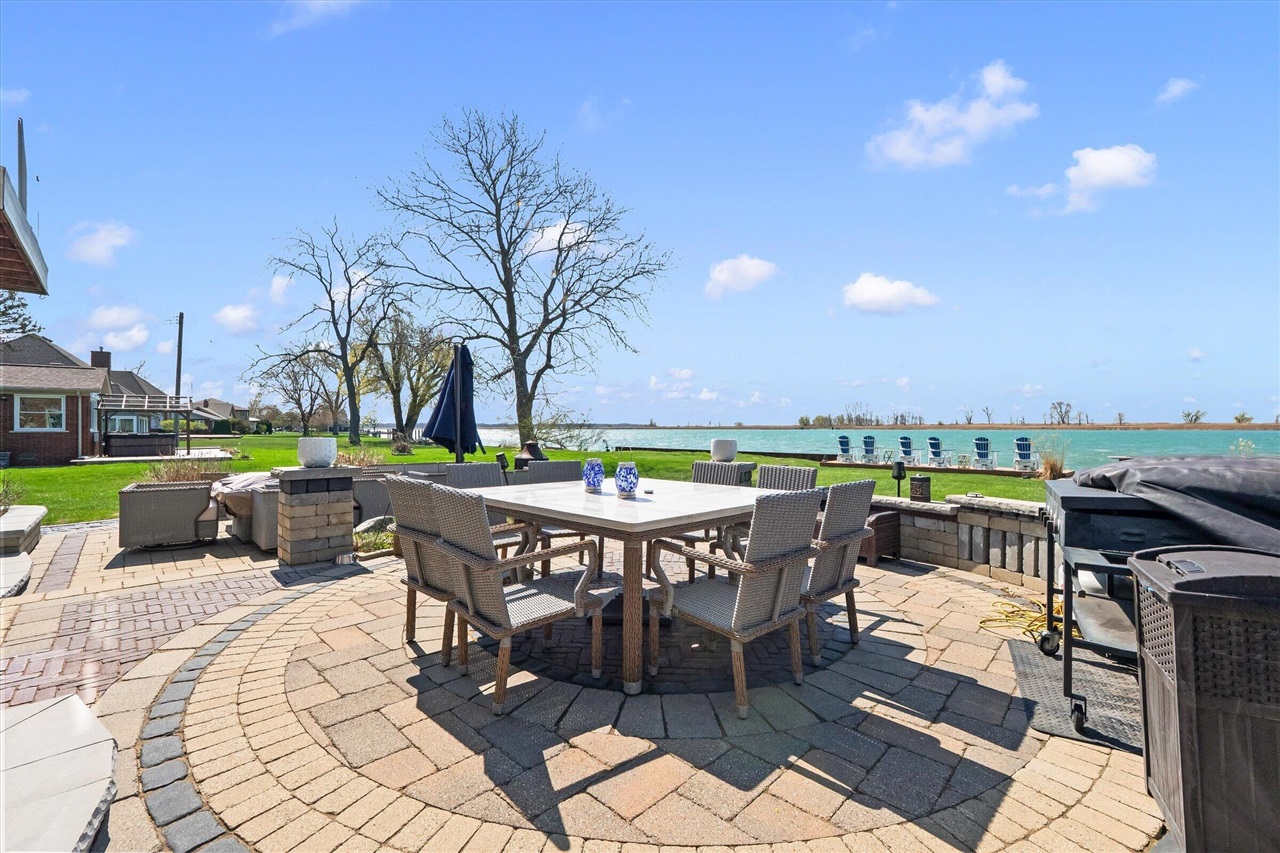 8115 Colony Drive, Update, MI, 48001-4118