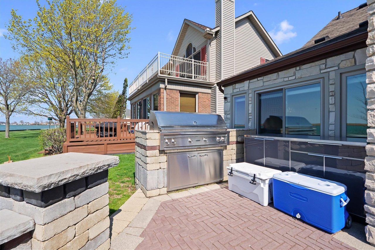 8115 Colony Drive, Update, MI, 48001-4118