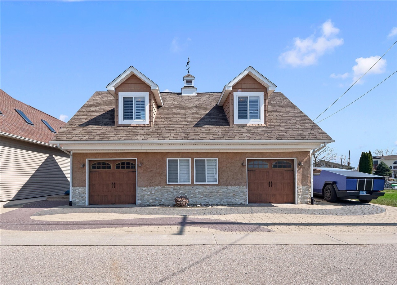 8115 Colony Drive, Update, MI, 48001-4118