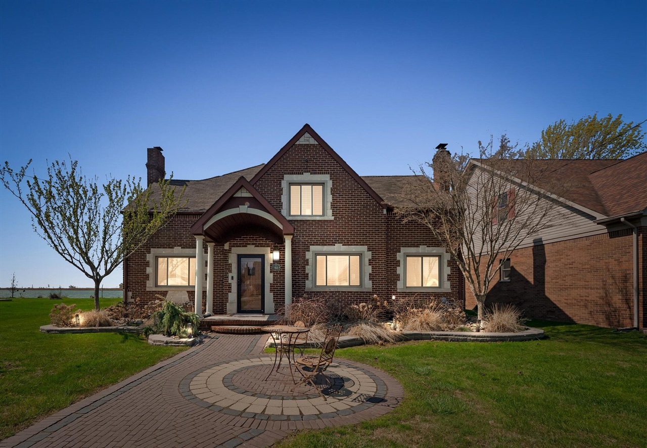 8115 Colony Drive, Update, MI, 48001-4118