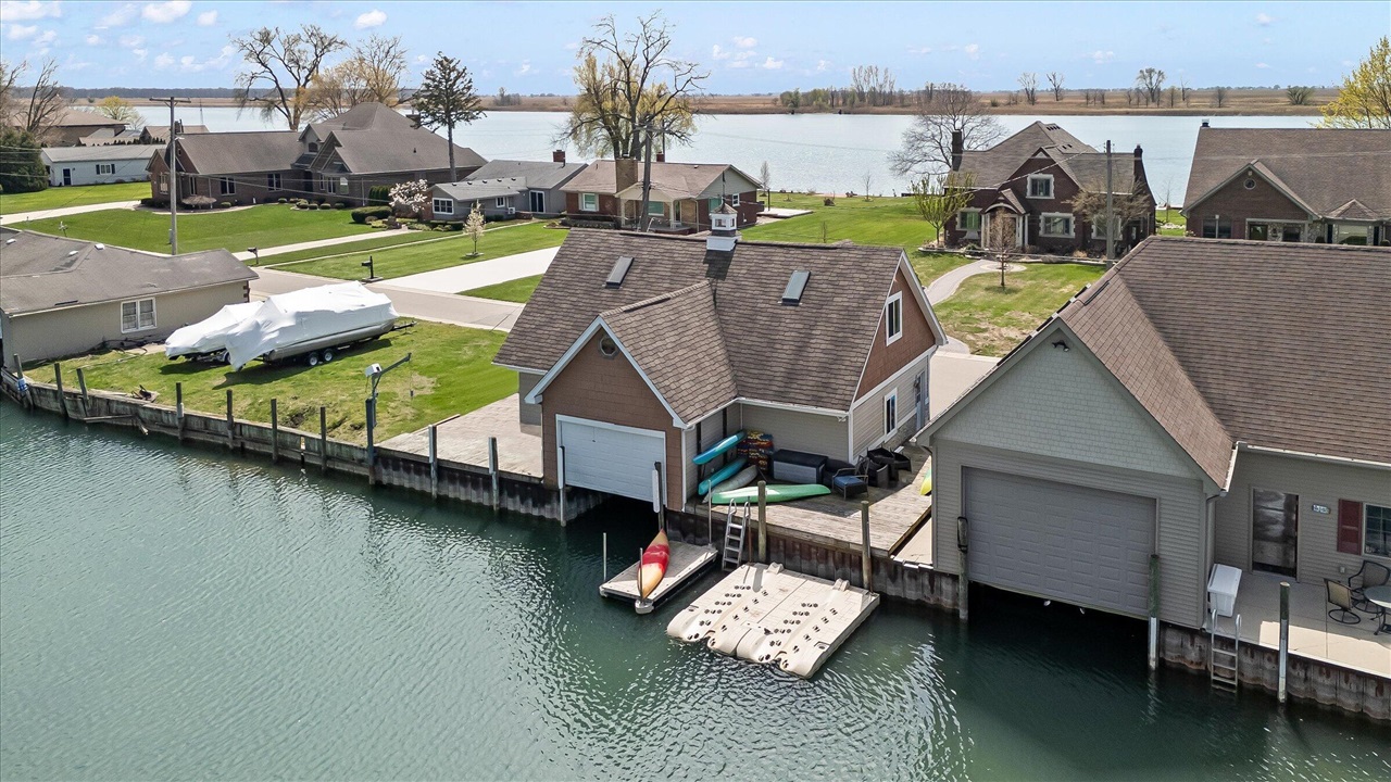 8115 Colony Drive, Update, MI, 48001-4118