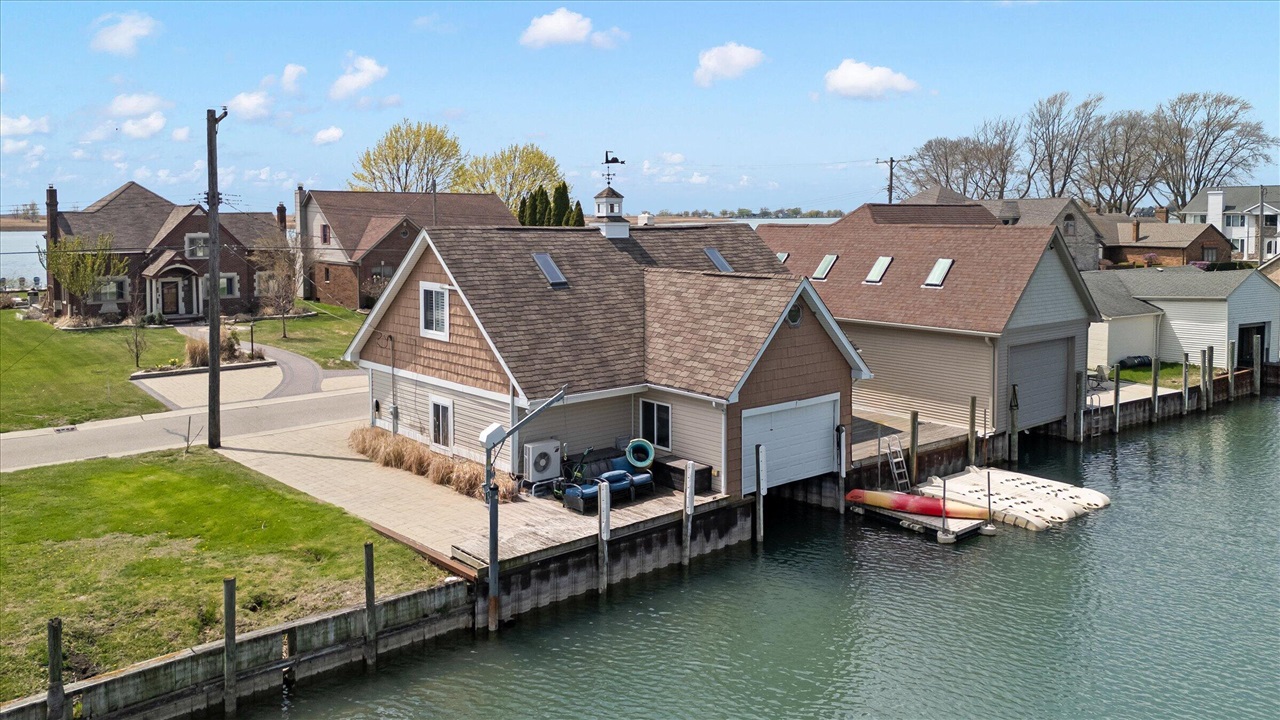 8115 Colony Drive, Update, MI, 48001-4118