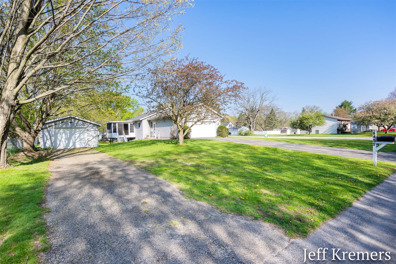 6455 Fairway Drive, Jenison, MI, 49428-9365