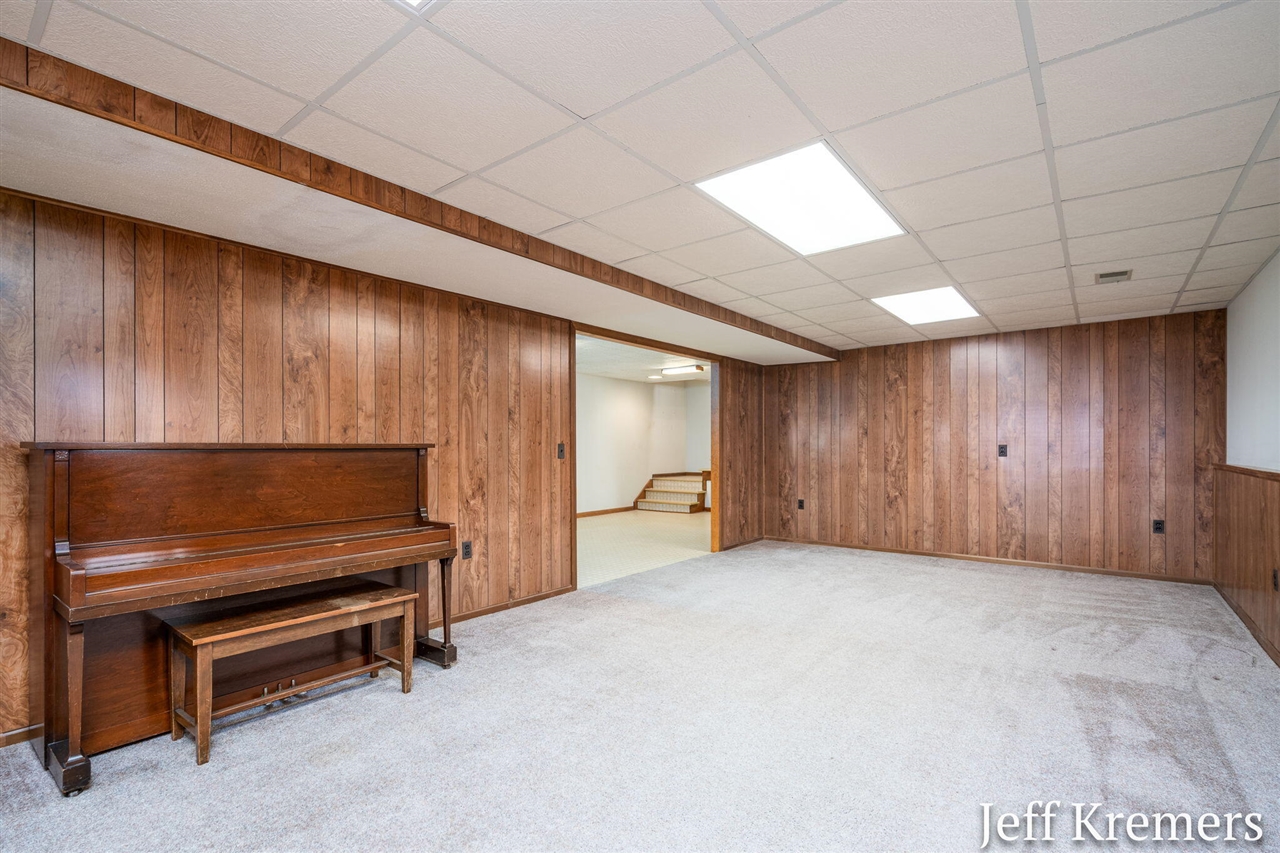 6455 Fairway Drive, Jenison, MI, 49428-9365