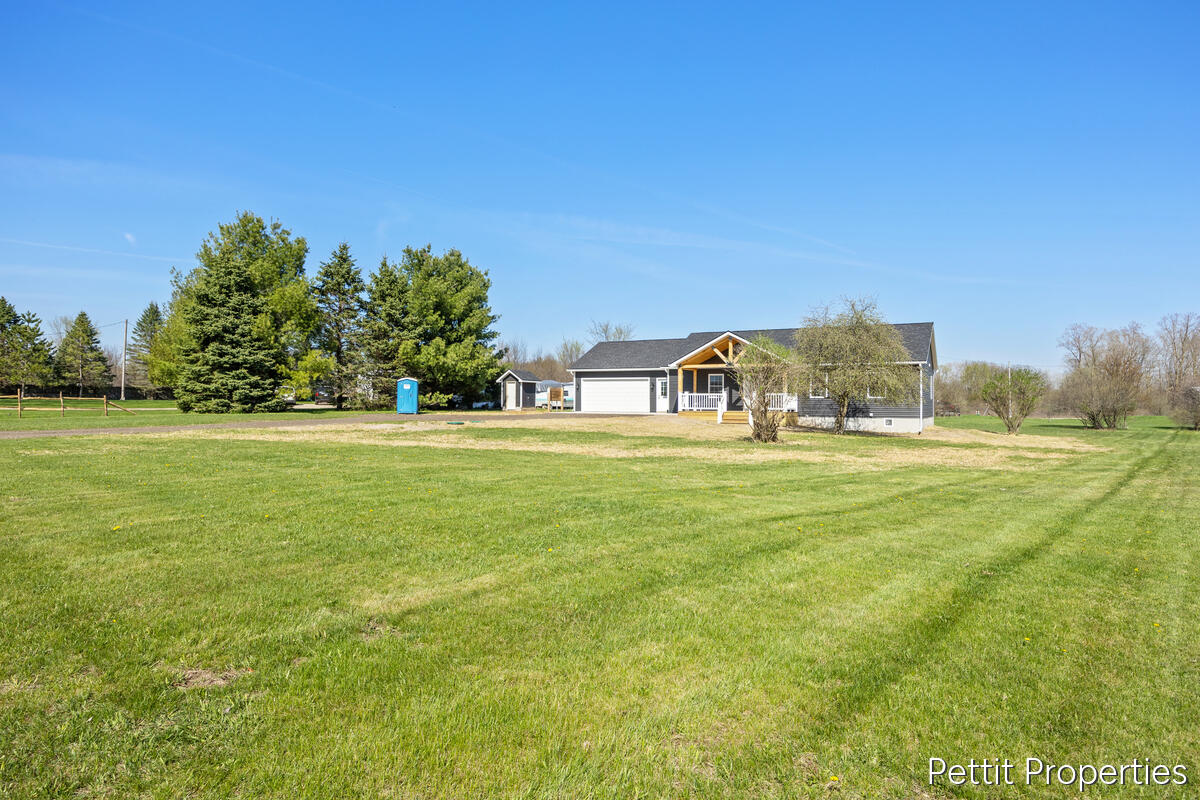 6937 S Townhall Road, Sheridan, MI, 48884-9757